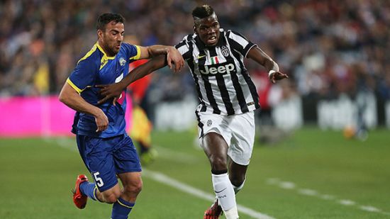 Juventus late show stuns All Stars